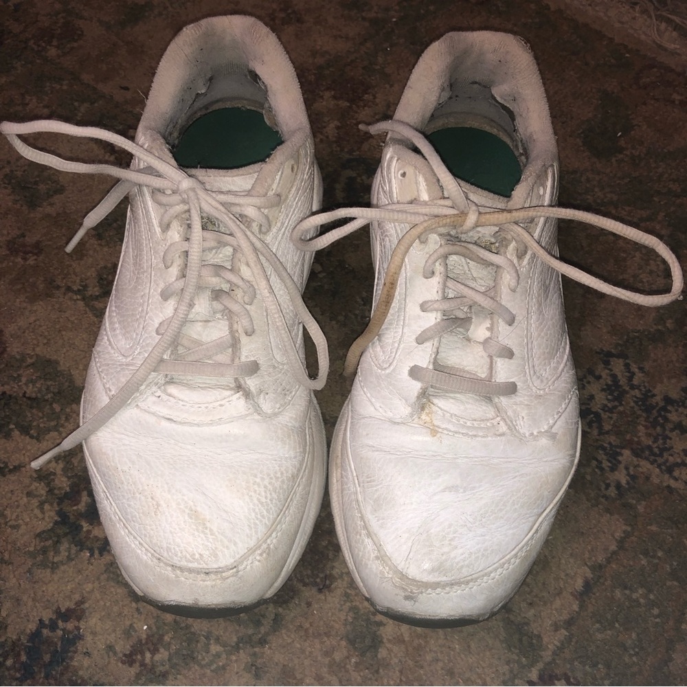 retro reebok white sneakers size 8.5